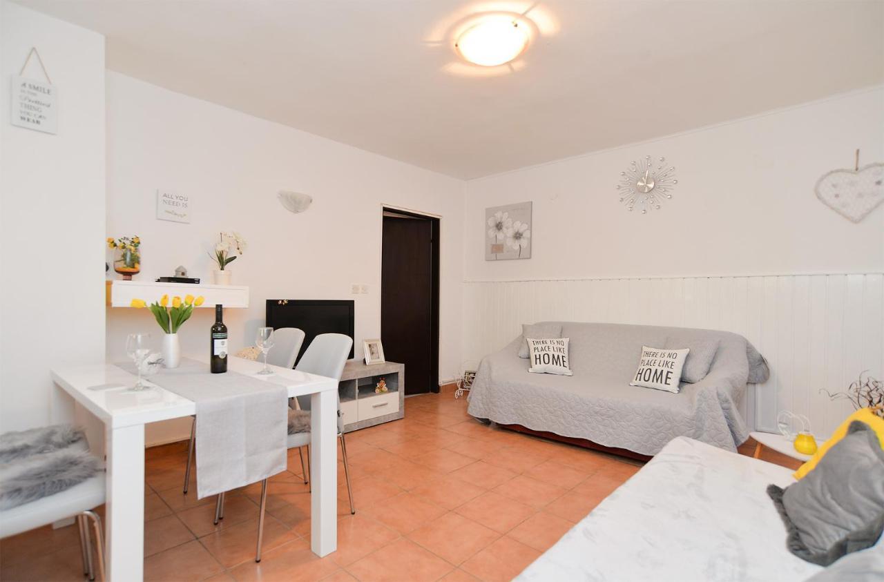 Apartment Dulijana 2042 Pula Ngoại thất bức ảnh